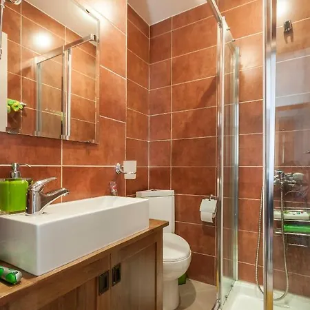 Mountain Paradise 4 *