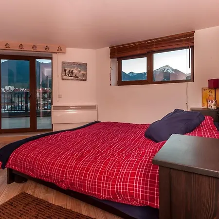 Mountain Paradise 4 *