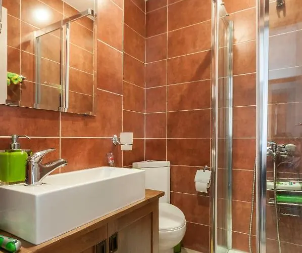 Mountain Paradise 4 *